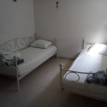 Relaxation In Waterloo, 2 Steps From The Center Of Brussels ووترلو